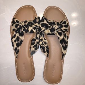 Old Navy Women’s Cheetah Print Sandals